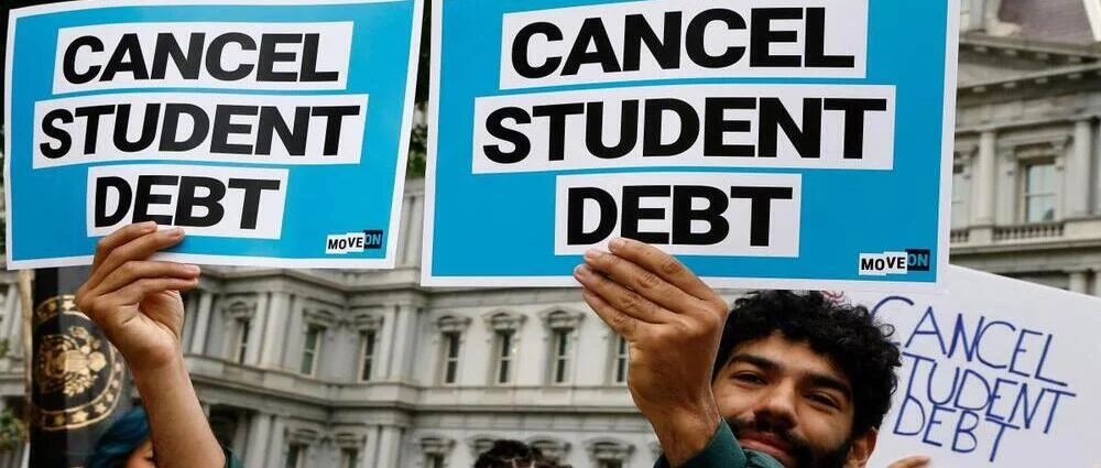 El plan de alivio de la deuda estudiantil de Biden y el Bitcoin